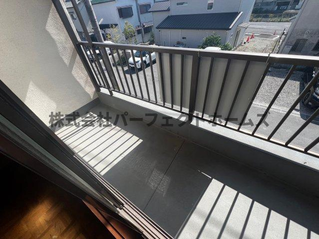 長尾東町3丁目テラスのバルコニー|外からの目が気にならないバルコニーで洗濯物が干せます