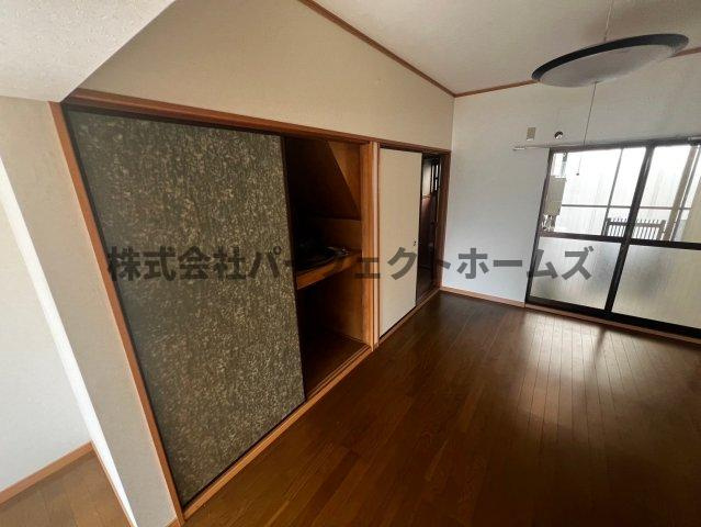 長尾東町3丁目テラスの収納|便利な収納スペースです