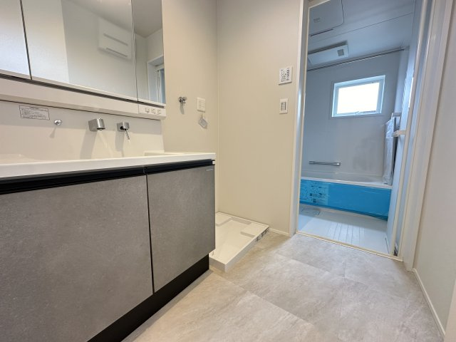 茅ヶ崎市赤羽根 ガルバリウム住宅の独立洗面台