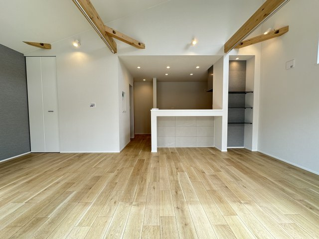 茅ヶ崎市赤羽根 ガルバリウム住宅の居間・リビング