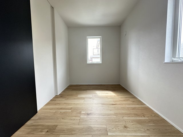 藤沢市羽鳥3丁目　ガルバリウム住宅の洋室