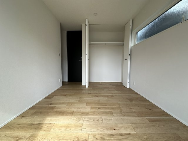 藤沢市羽鳥3丁目　ガルバリウム住宅の洋室