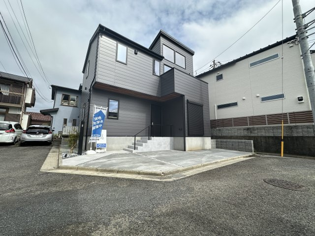 【成約】藤沢市羽鳥3丁目　ガルバリウム住宅の駐車場