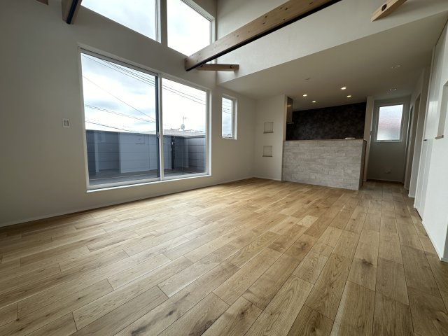 藤沢市羽鳥3丁目　ガルバリウム住宅の居間・リビング