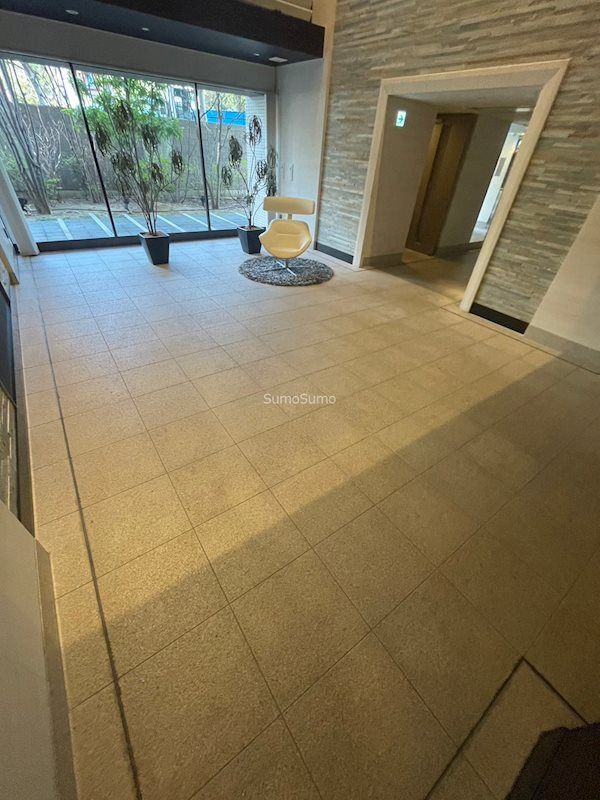 大阪市西区靱本町３丁目の賃貸マンションのロビー