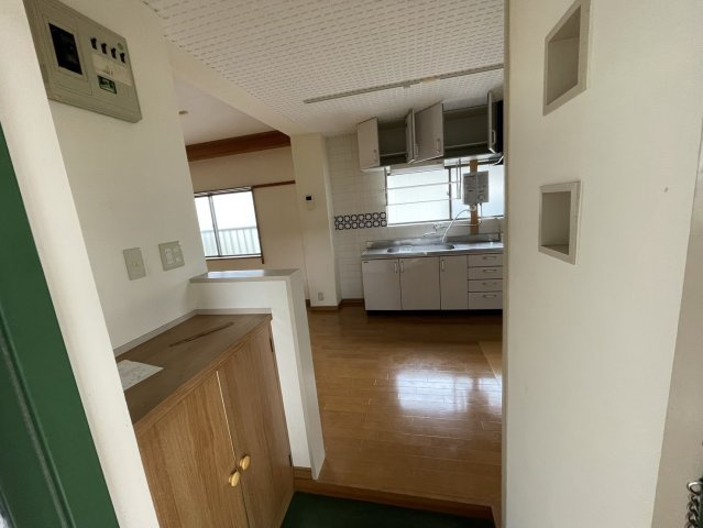 班目グリーンハイツの玄関