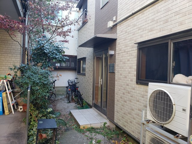 メゾンクレール宇内のエントランス