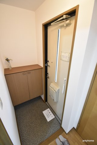 コート広芝の玄関