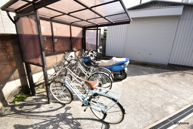 コート広芝の駐車場