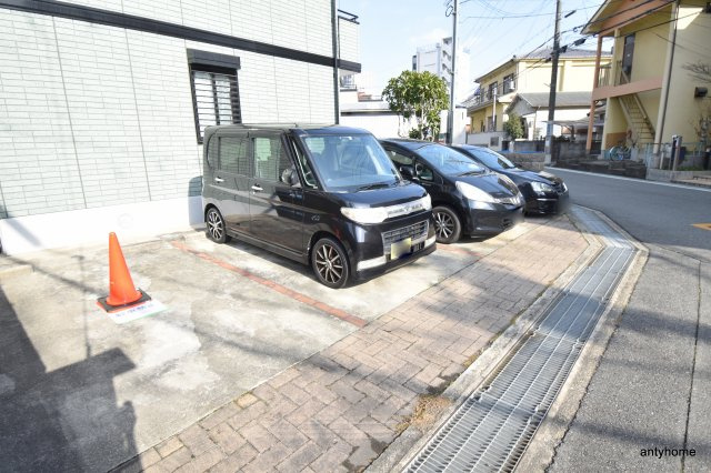 コート広芝の駐車場