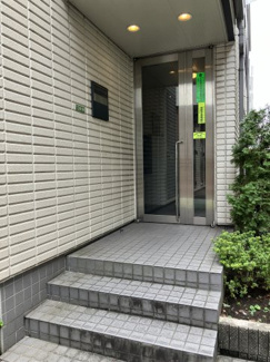 【エントランス】 | 閑静な環境に佇むエントランス
