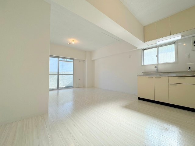 三番グリーンハイツの居間・リビング