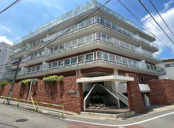 成城コンドの外観