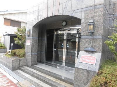 【エントランス】 | エクセレント上新11 | きれいなエントランスです