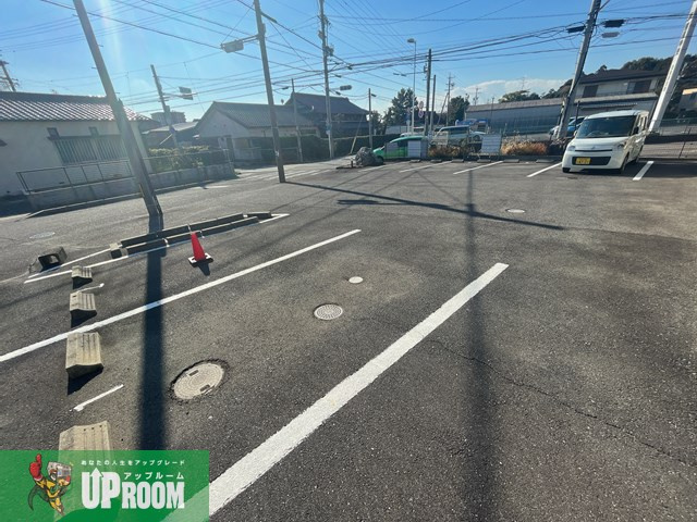 グリシーヌの駐車場