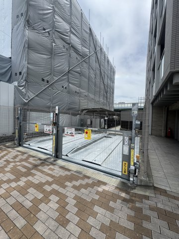 レジデンス神戸グルーブHarborWestの駐車場