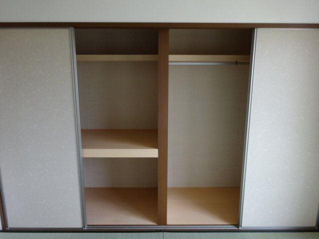 シャーメゾン志保B棟の収納