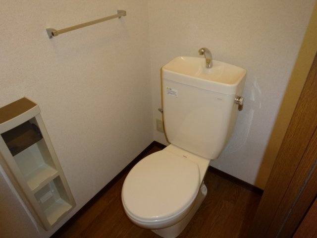 シャーメゾン志保B棟のトイレ