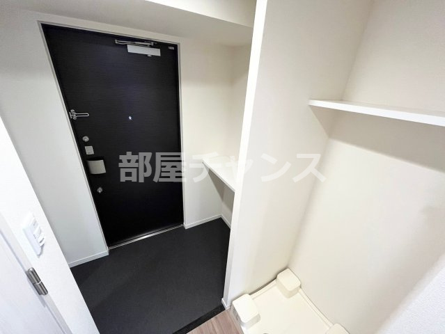 プレサンスTHE新栄の玄関