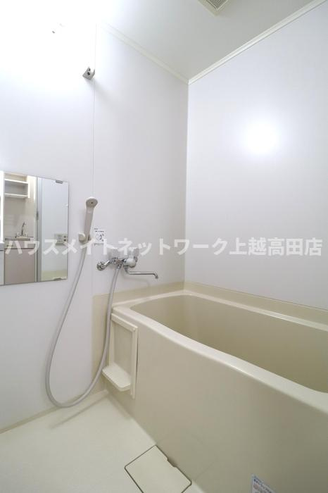 エクセレントコート Ａ棟の浴室|追焚機能付
