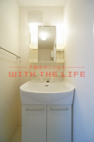 ディアマーレ【10，000円キャッシュバック対象物件】の独立洗面台|朝の支度にも助かる、独立の洗髪洗面化粧台