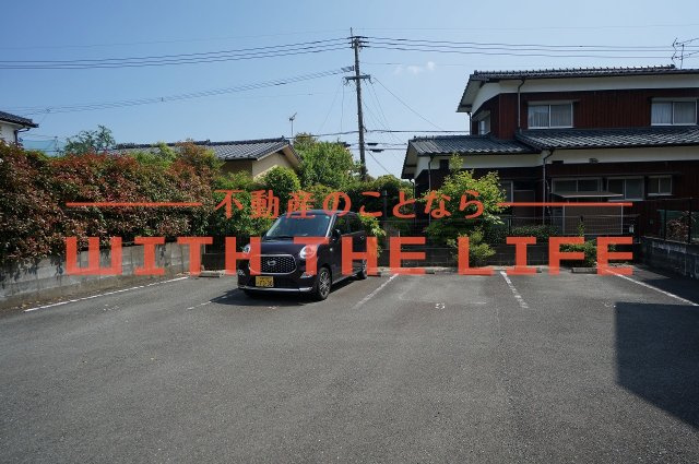 ディアマーレ【10，000円キャッシュバック対象物件】の駐車場|駐車スペースもあります