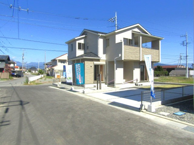 【前面道路含む現地写真】 | ブルーミングガーデン甲府市中町　1号棟 | 前面道路含む現地写真です