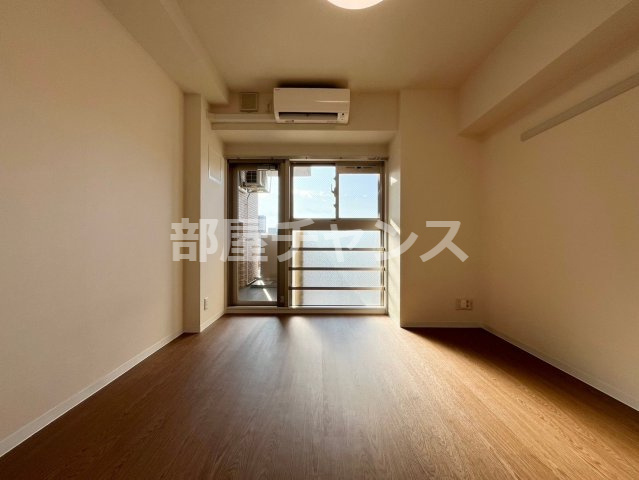 プレサンス栄ラグジュの居間・リビング|使いやすい居間です