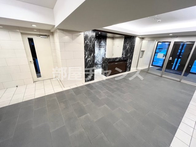 プレサンス新栄町ギャラントのロビー