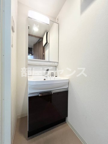 プレサンス新栄町ギャラントの独立洗面台