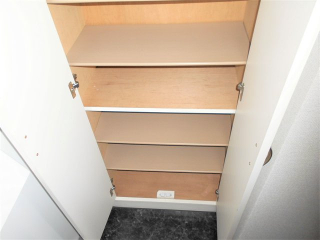 レオパレスKASHIWAの玄関