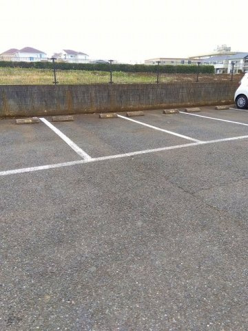 レオパレスKASHIWAの駐車場|画像5