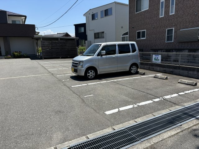 荒川戸建の駐車場|駐車場完備です