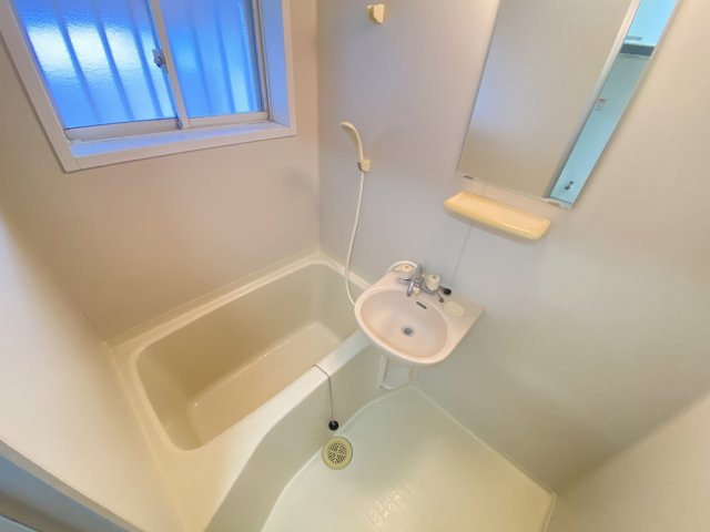 第一和良比ハイツの浴室|※別部屋参考写真