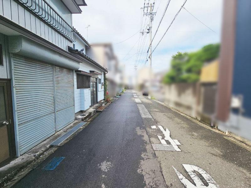 土居町　建築条件なし　売土地の前面道路含む現地写真