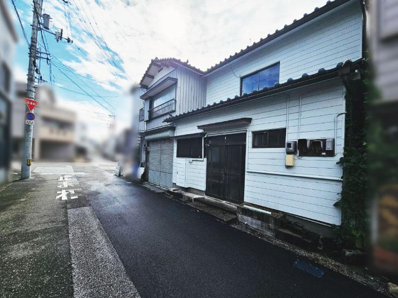 土居町　建築条件なし　売土地の前面道路含む現地写真