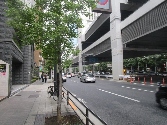 港区六本木２丁目の事務所の周辺