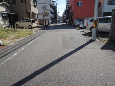 【前面道路含む現地写真】 | 売地　松前町2丁目