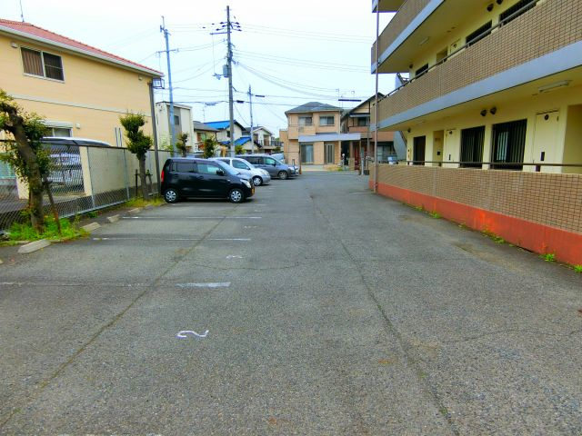 サンコート千代田の駐車場