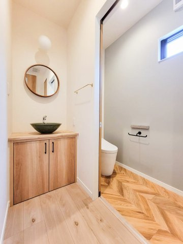 ピースタウン東近江外町Ⅰの完成予想図|【建物プラン】
（分譲地外）
耐震に断熱、空気環境まで
こだわりの標準仕様