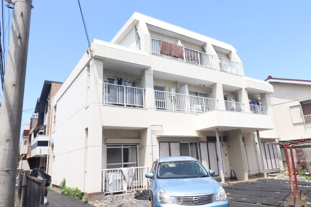 ファミールクルスの外観