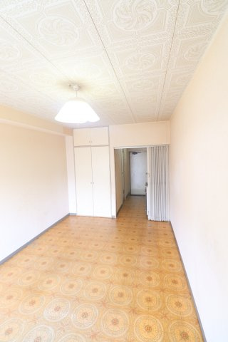 ファミールクルスの洋室