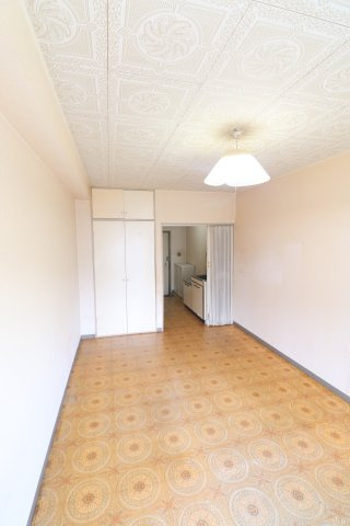 ファミールクルスの洋室