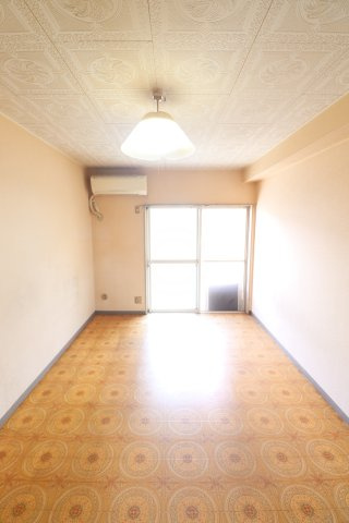 ファミールクルスの居間・リビング