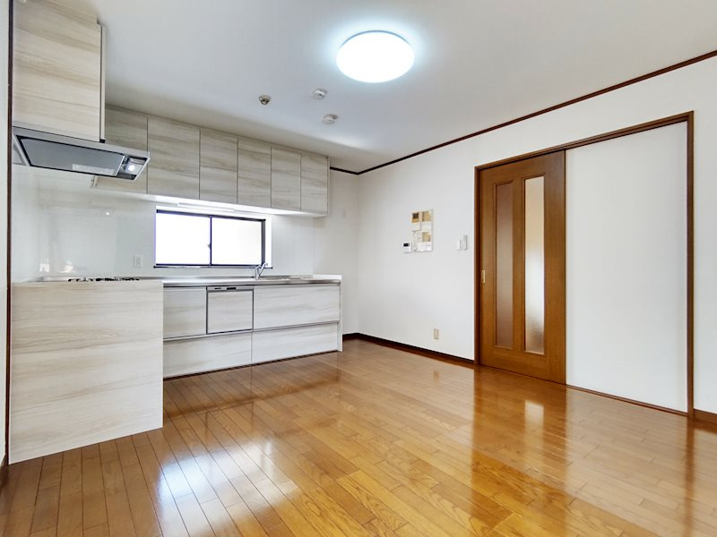 西宮市若草町2丁目戸建の居間・リビング