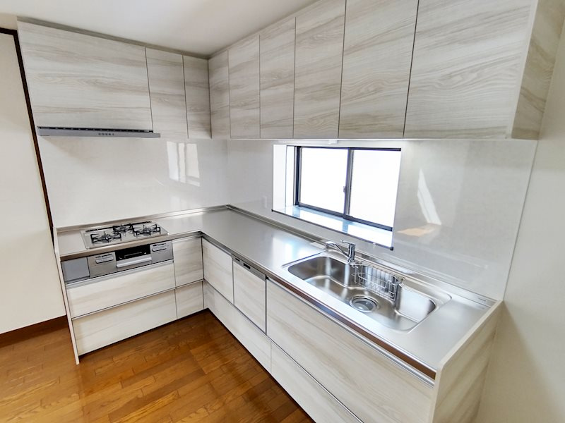 西宮市若草町2丁目戸建のキッチン