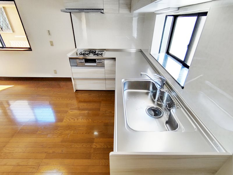 西宮市若草町2丁目戸建のキッチン