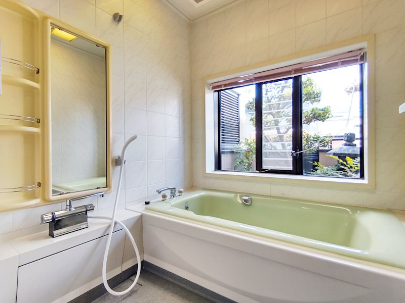 西宮市若草町2丁目戸建の浴室