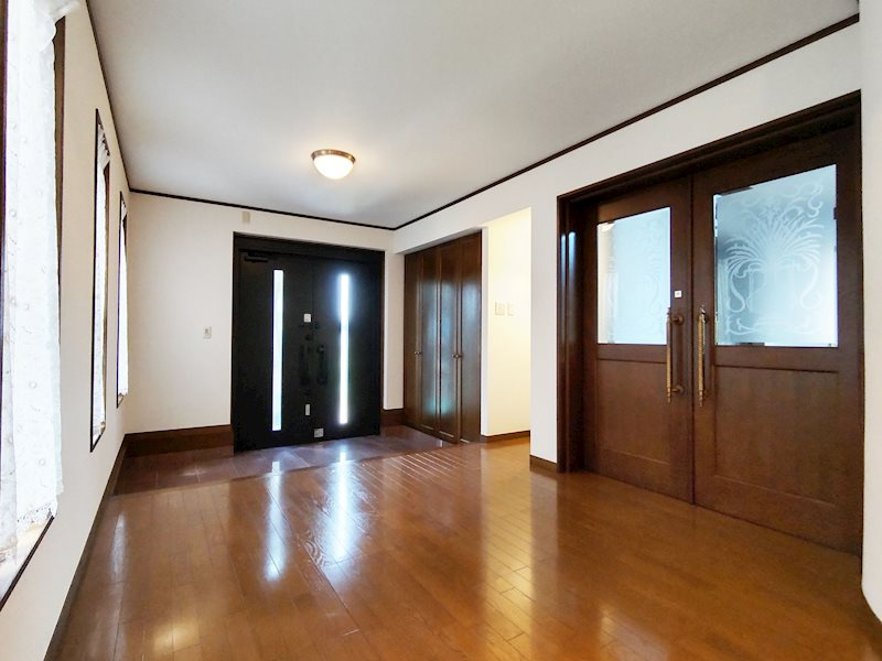 西宮市若草町2丁目戸建の玄関