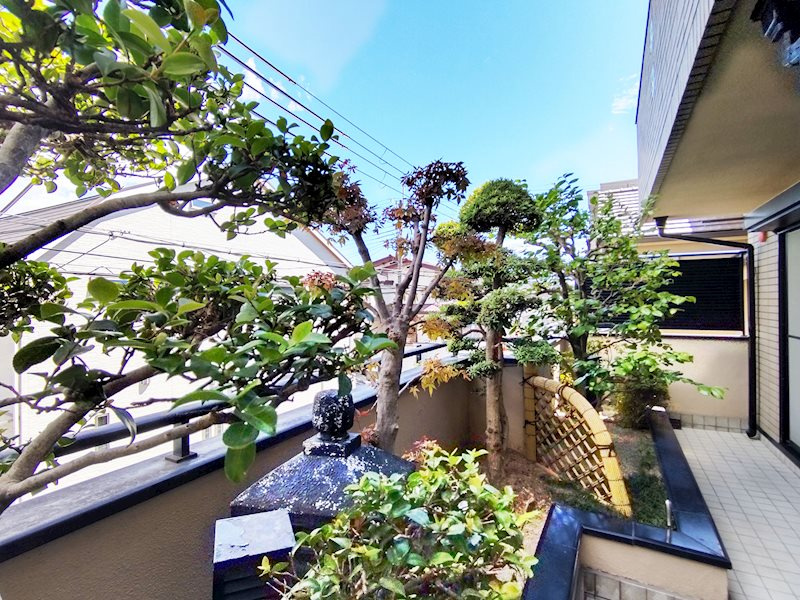 西宮市若草町2丁目戸建のバルコニー